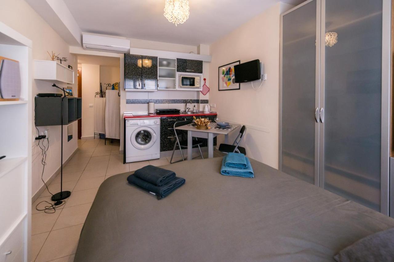 La Casita Malagueta Apartment Malaga Bagian luar foto